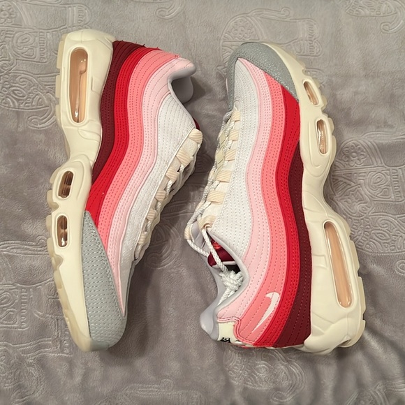 New Mens size 10.5 Nike Air Max 95 QS Limited Edition. - Picture 4 of 5